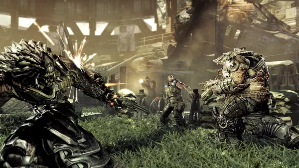 Gears of War 3 Screenshot Fighting the Savage Locust