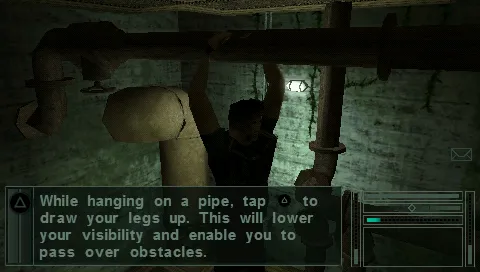 Tom Clancy&#x27;s Splinter Cell: Essentials PSP Hanging on a pipe in order to pass over obstacles.