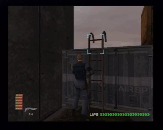 WinBack: Covert Operations PlayStation 2 Blue flash indicates items you can take, or objects you may interact with.