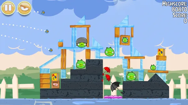 Angry Birds: Seasons iPhone Angry Birds attack!